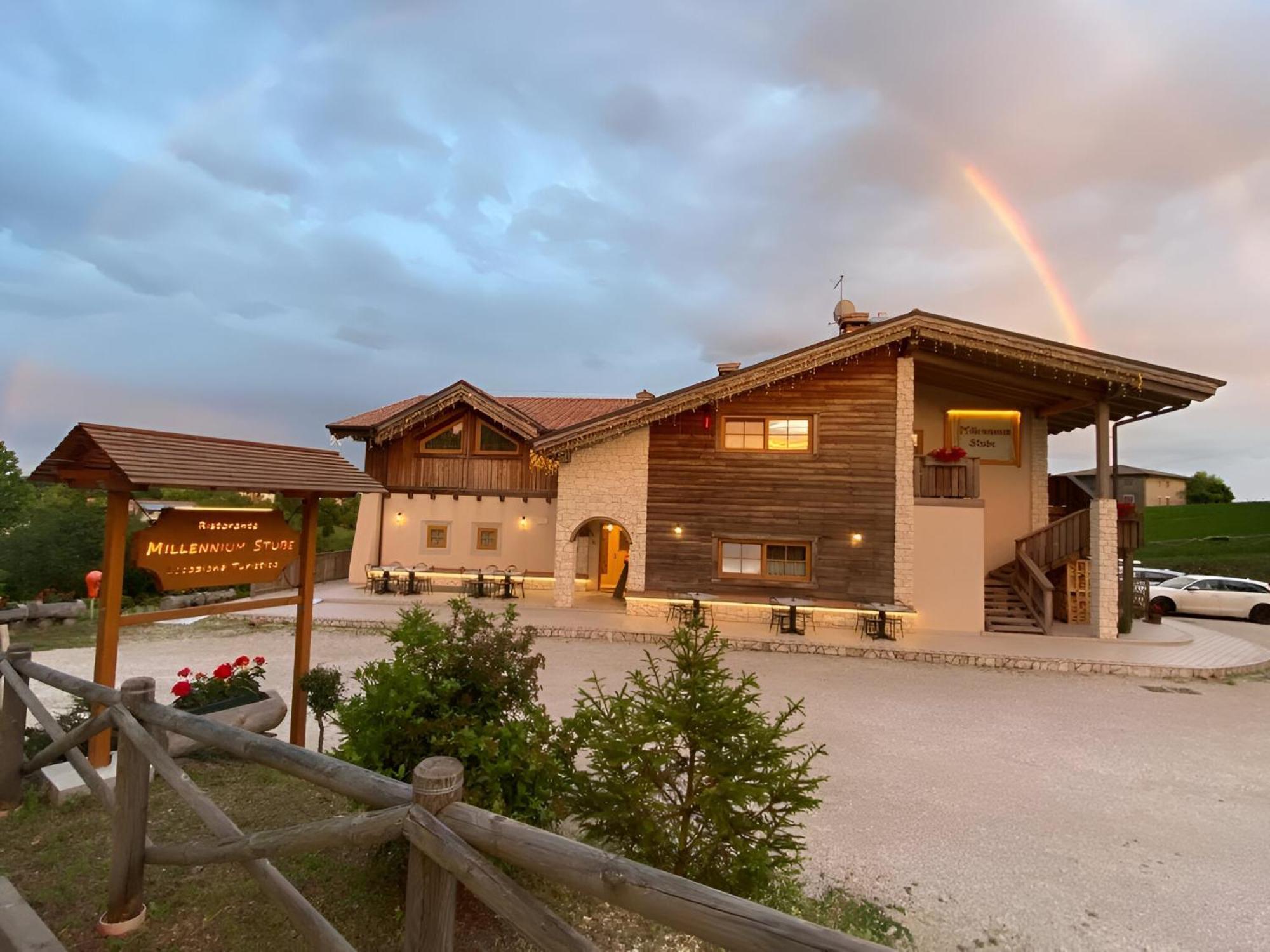 Millennium Stube Locazione Turistica Bed and Breakfast Zovencedo Exteriör bild